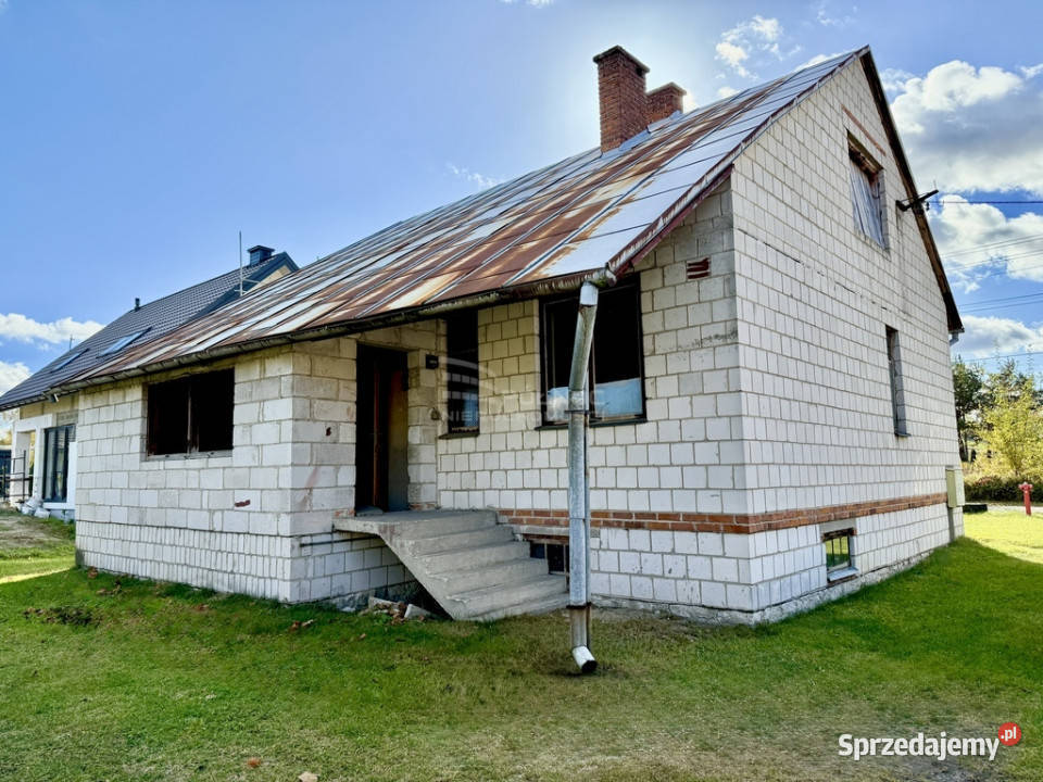 Dom na ulicy Krupieckiej w Narolu Rok budowy 1985 Narol