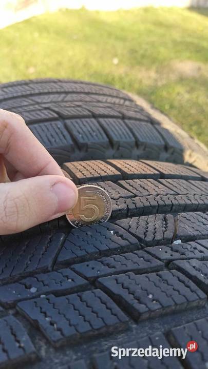 Sprzedam ładne opony zimowe z felgami 4 sztuki Radzyń Podlaski