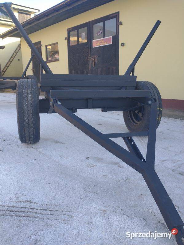 Wóz ciągnikowy nieuszkodzony Iwaniska sprzedam