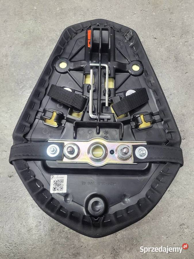 SUZUKI GSX8R GSX 8 R SIEDZENIE PASAŻERA FOTEL