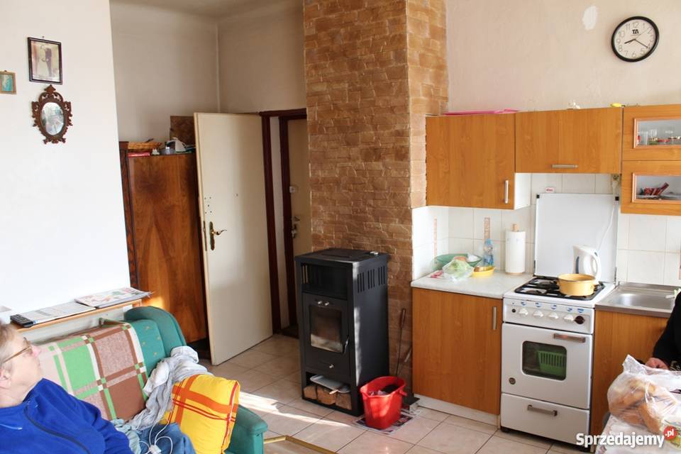 Sprzedam mieszkanie w centrum piwnica Ścinawa