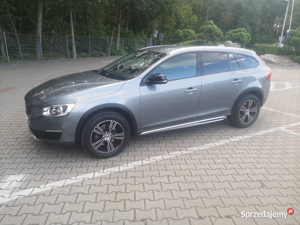 Volvo V60 I Cross Country 2018r 20D D3 Automat