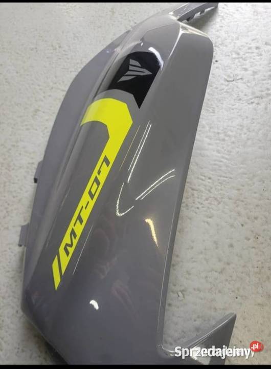 YAMAHA MT 07 MT07 NAKŁADKA ZBIORNIKA PRAWA WLOT Nowy Tomyśl