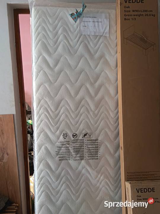 Mam na sprzedaż całkiem nowe i odpakowane łóżko Legnica sprzedam
