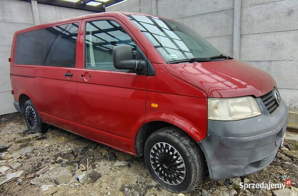 Volkswagen Transporter T5 19 TDI 6 osób Lubojna