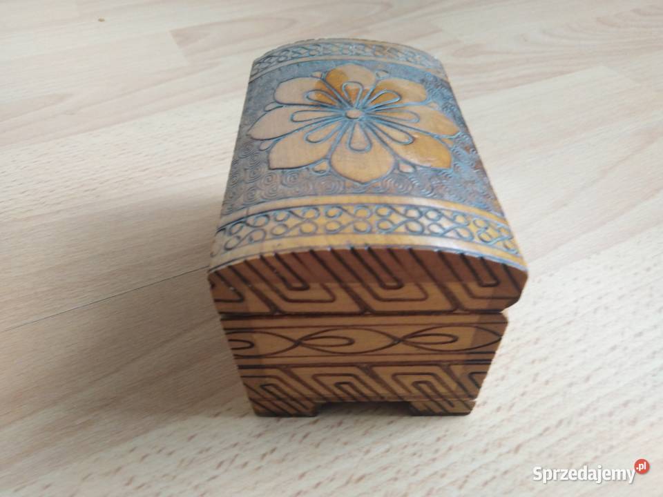 Pudełko szkatułka kuferek drewniane z okresu PRL Lębork