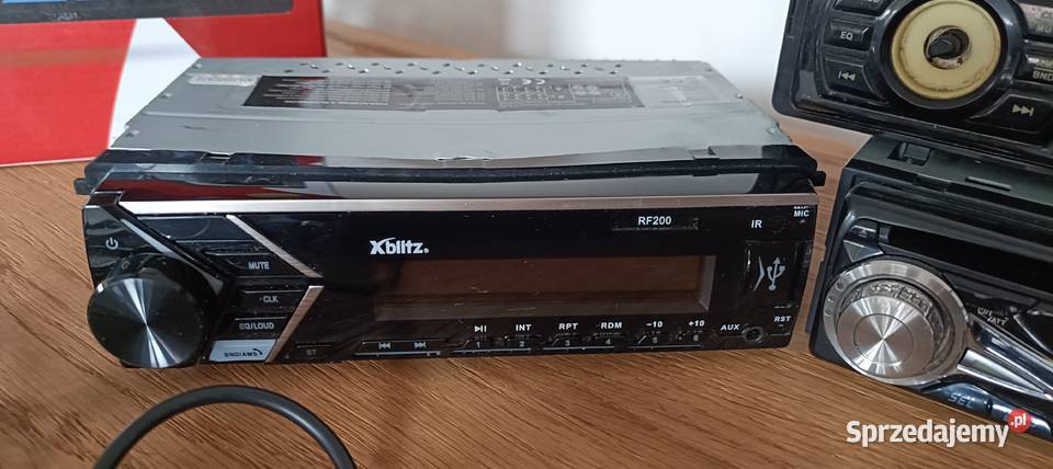 Zestaw retro radioodbiorników JVC Manta Xblitz i Warszawa
