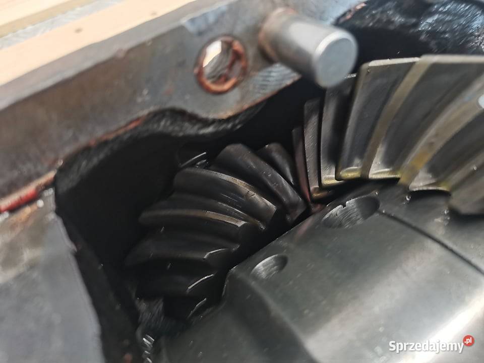 Środek mostu Massey Ferguson 7480 Dana 13X30