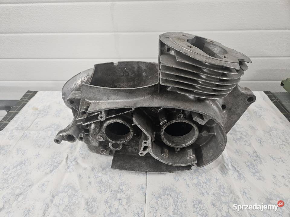Nowe kartery Jawa CZ 250 353 obudowa silnika