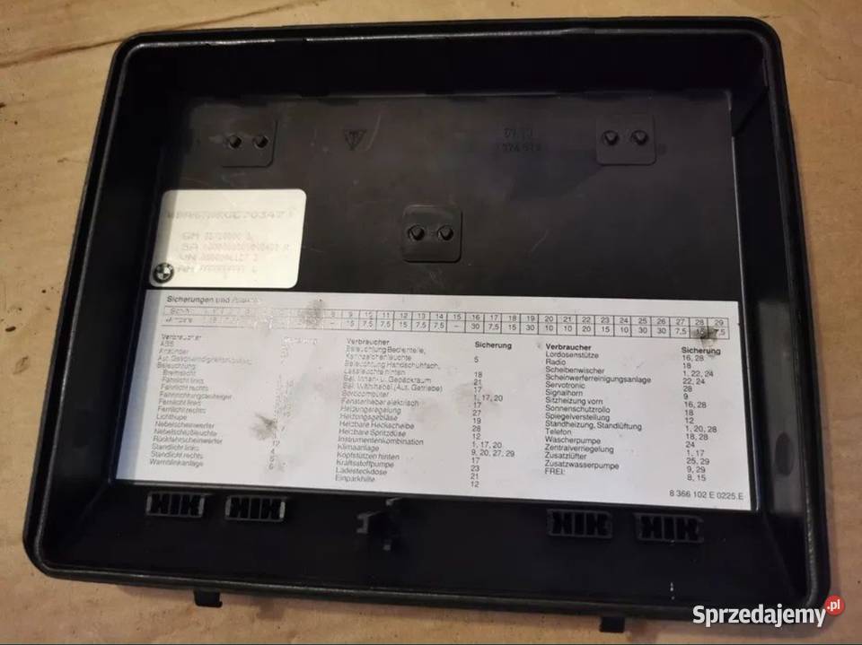 Pokrywa dekiel bezpieczników BMW e34 osobowe śląskie