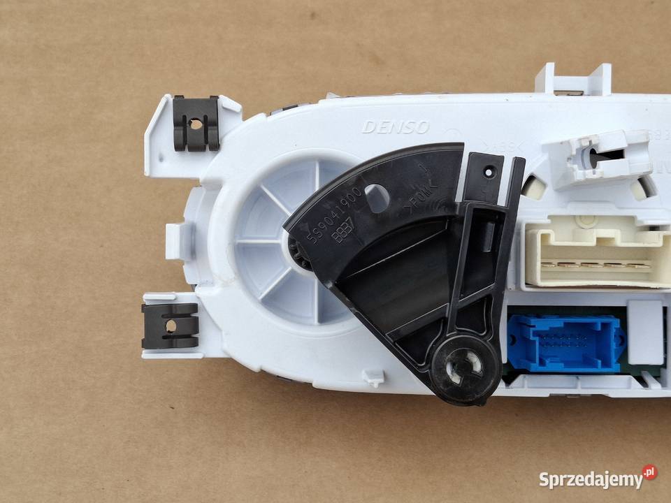 IVECO DAILY 14 PANEL NAWIEWU KLIMATYZACJI Bieleń