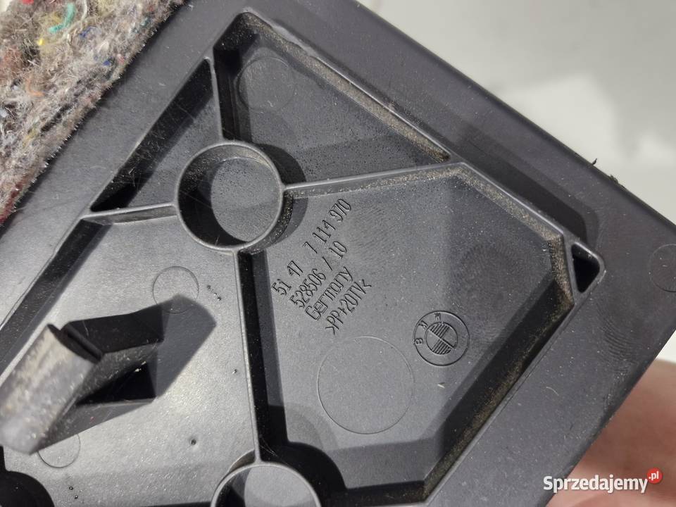 7114970 BMW E61 SCHOWEK WNĘKI BAGAŻNIKA LEWY