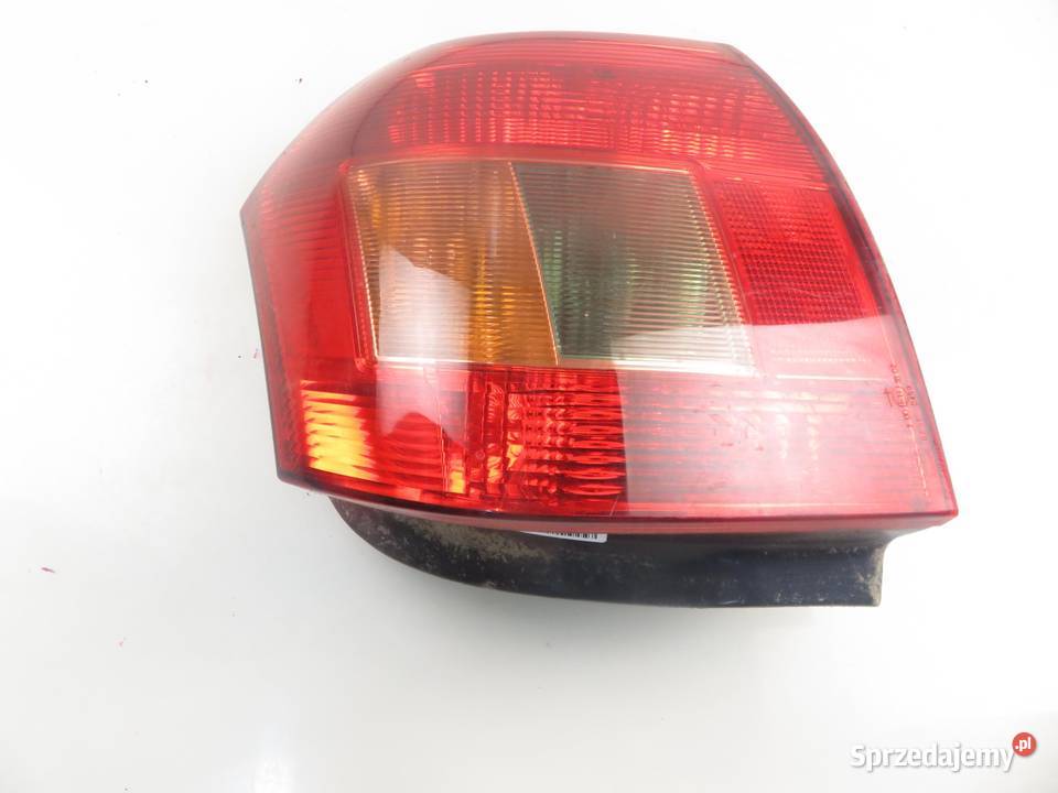 LAMPA PRAWA TYLNA TOYOTA COROLLA E12
