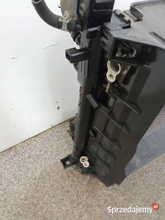 CHŁODNICA WODY KLIMATYZACJI 16 B 214100078R