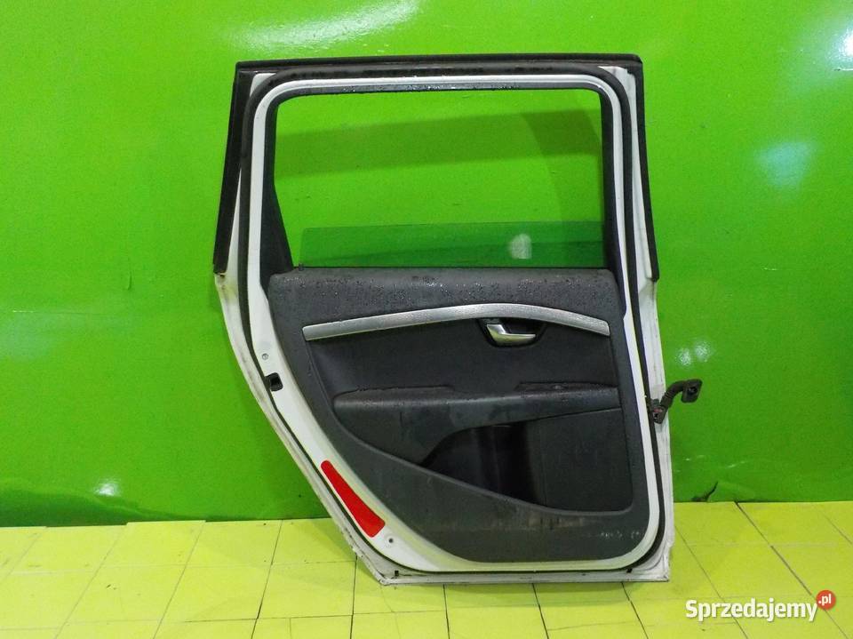 VOLVO V70 III 24 D5 09r drzwi lewe tyl kompletne mazowieckie Suków sprzedam