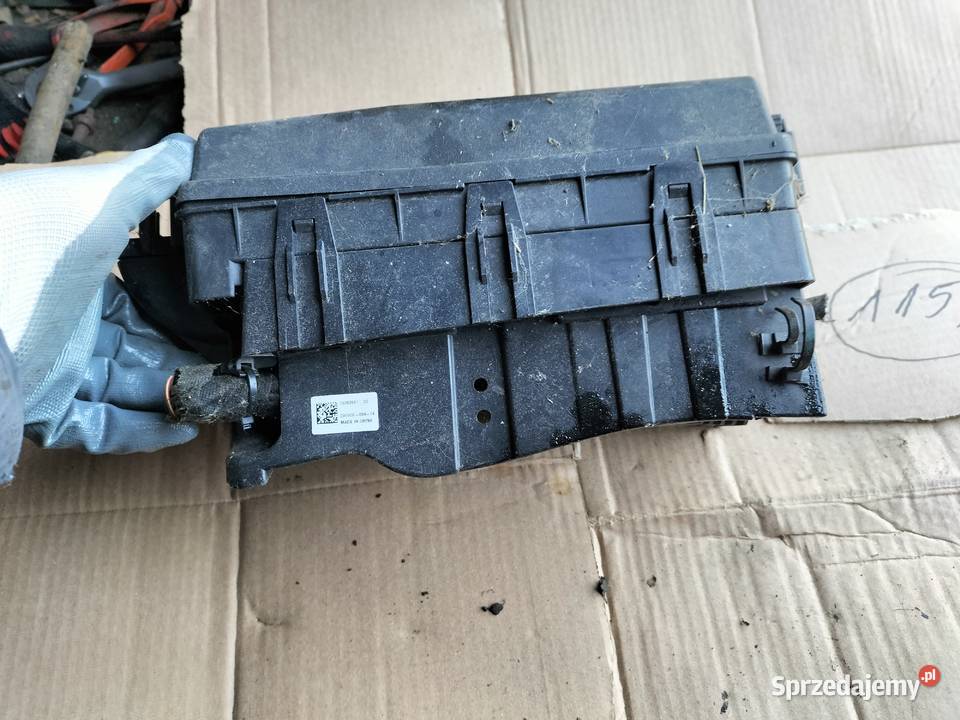 OPEL INSIGNIA A 13222782 SKRZYNKA BEZPIECZNIKÓW lubelskie Kamień-Kolonia sprzedam