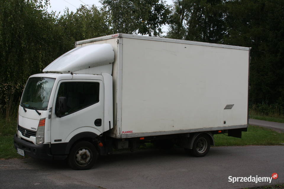 kontener zamykany izoterma z nissan cabstar 350000km Nissan Łaziska Górne