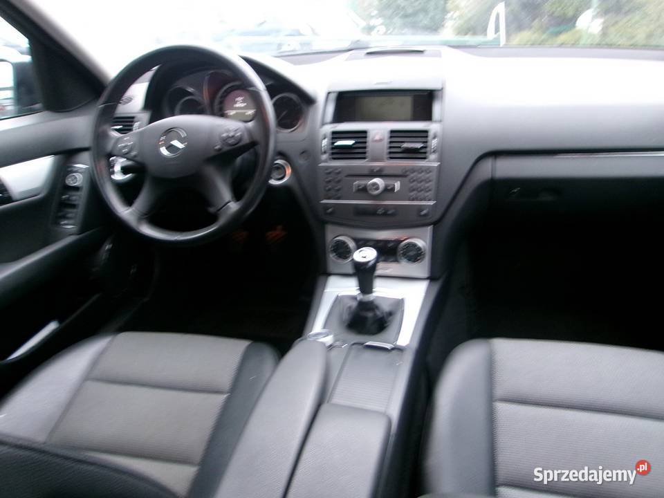 Mercedes C klasa 18 Navi stan benzyna Dolna Grupa
