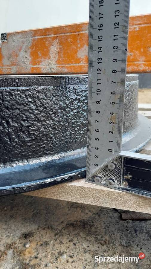 właz żeliwny fi 600 D400 Szałsza