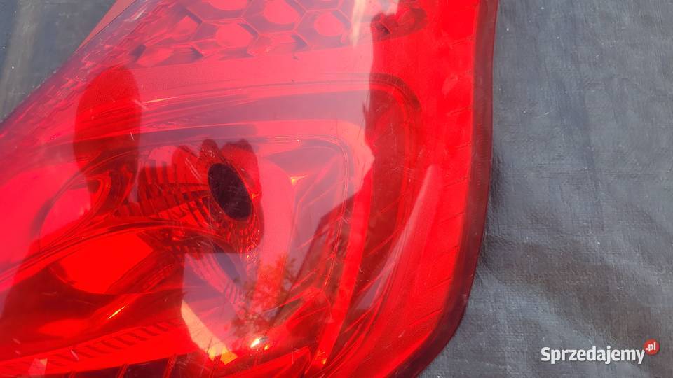 FORD FIESTA MK7 LAMPA PRAWA TYLNA TYŁ 8A6113404A śląskie Ruda Śląska sprzedam