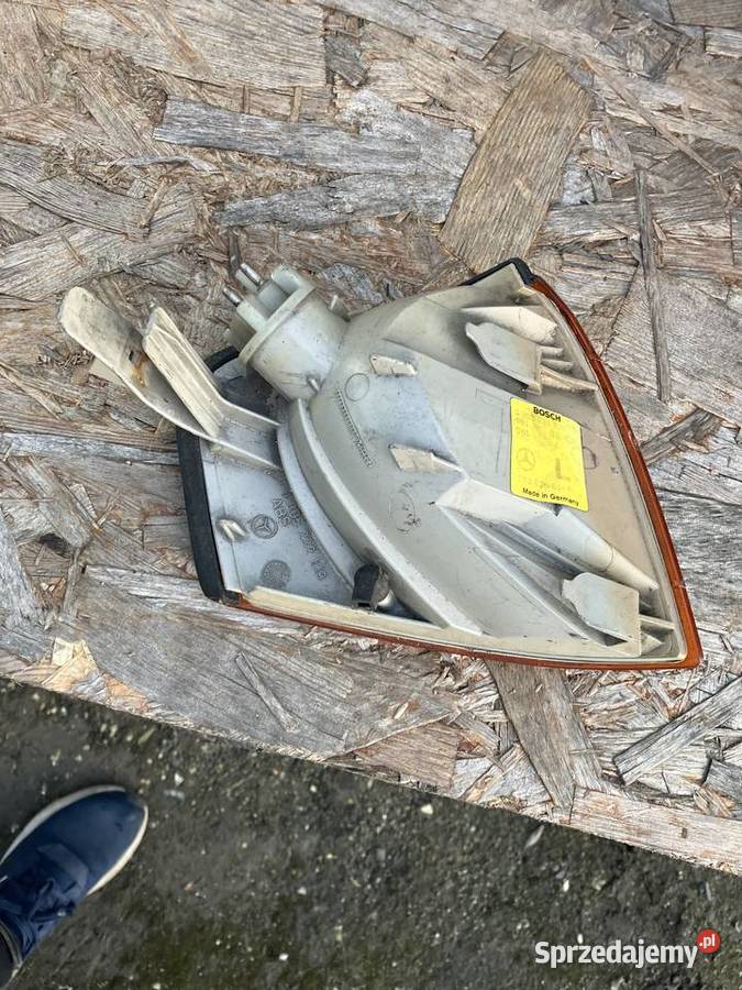 Mercedes w202 kierunkowskaz lewy 2028260143 lewe Kłodzko
