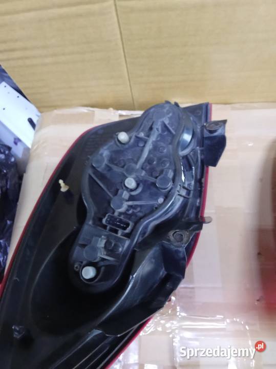 Nissan Primera P12 lampy tylne lewa wersja Kamieniec Wrocławski