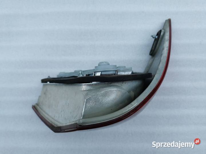 Lampa Prawy Tył Tylna Prawa Mercedes C Klasa Prawe Oświetlenie Wyszków