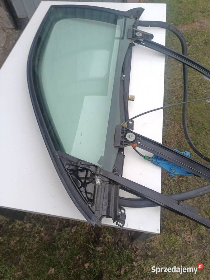 Szyby boczne audi a4b7 Gostchorz