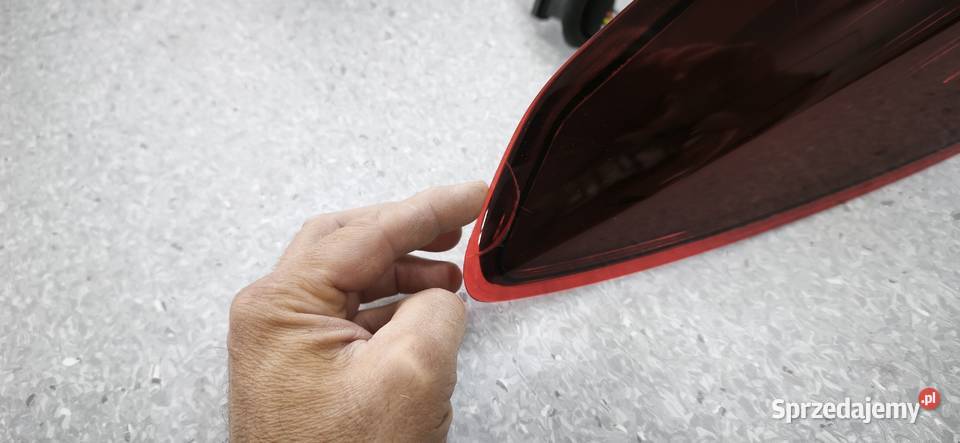Lampa zewnętrzna lewa FOCUS 22 kombi uszkodzona Kobyłka