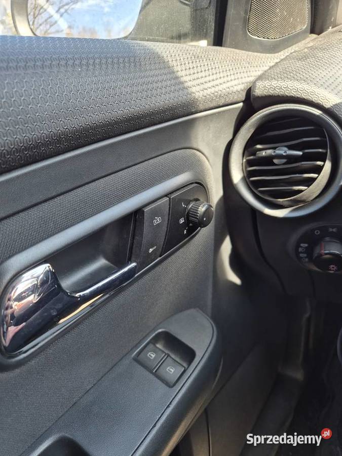 Seat Ibiza 14 benzyna 2006 100 jeździ odpala Łódź