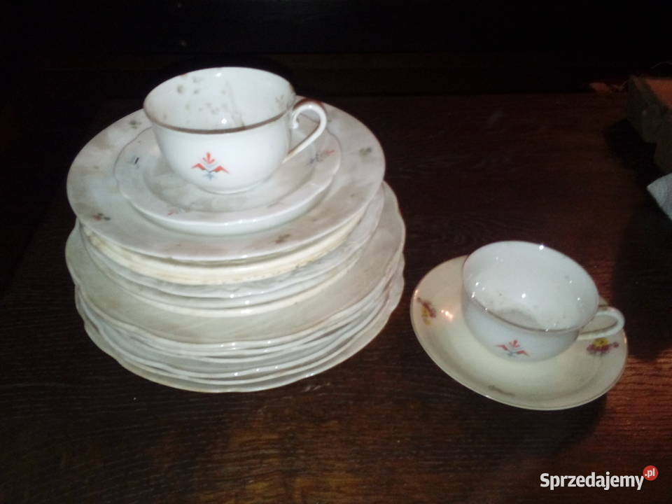 Zabytkowa porcelana talerze filirzanki