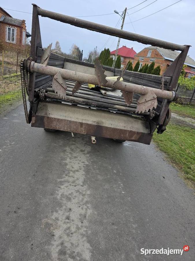 Rozrzutnik obornika jednoosiowy czarna