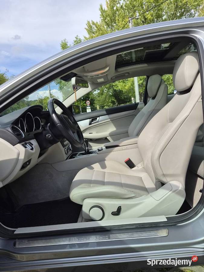 Mercedes C Coupe 18 CGI 156 Piękny jasny środek