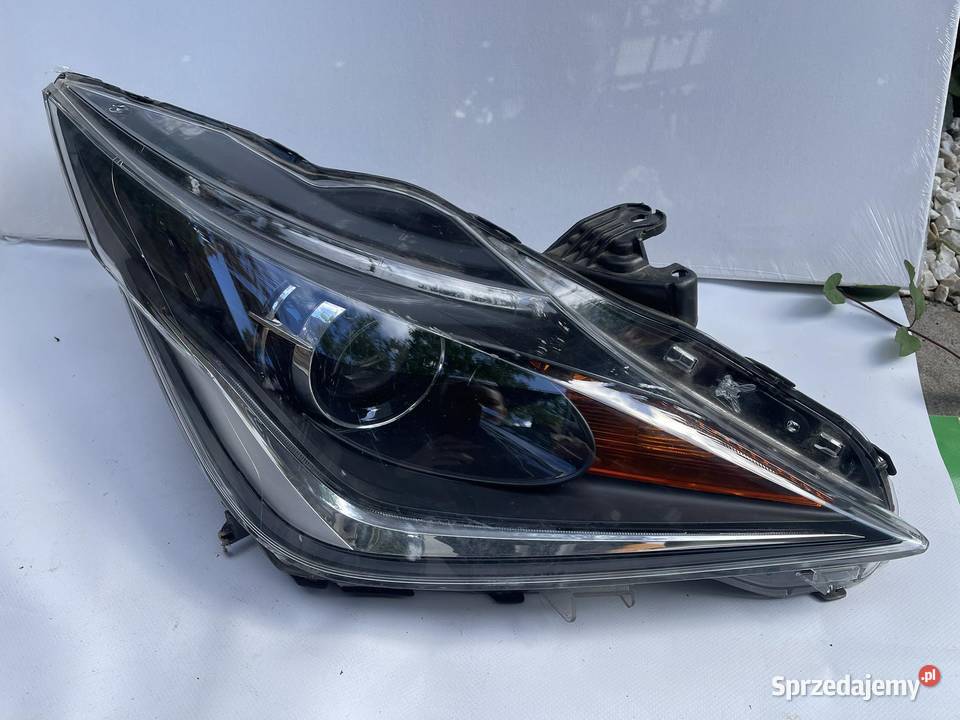 TOYOTA AYGO PRAWA LAMPA PRZÓD Ostroróg