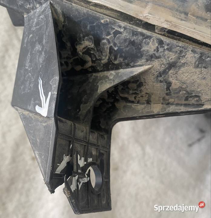 Lampa przednia reflektor prawa OPEL VIVARO II B sprzedam