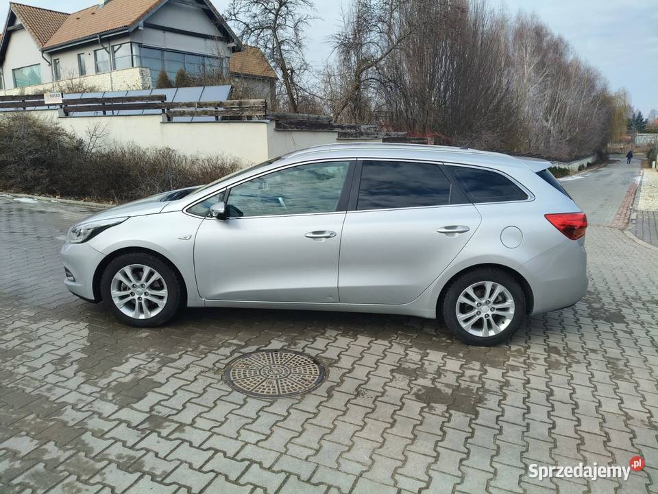 Kia Ceed 16 benzyna 136Bezwypadkowy Opłacony elektryczne lusterka Cee'd sprzedam