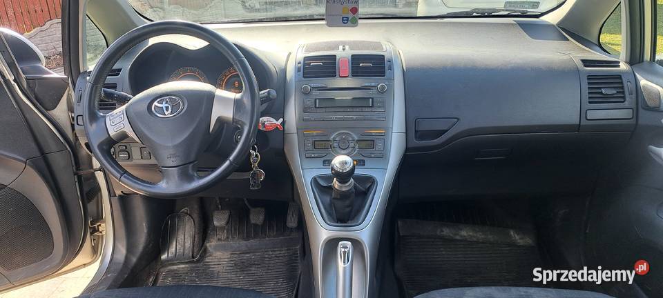 Toyota Auris 14 benzyna benzyna Ostrów-Kolonia sprzedam