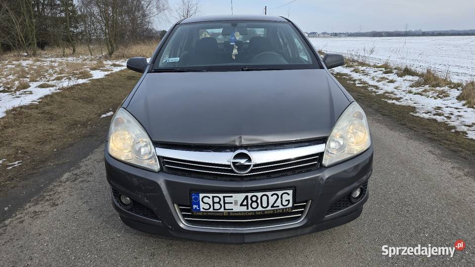 Opel Astra sedan 16 benzyna śląskie Gliwice