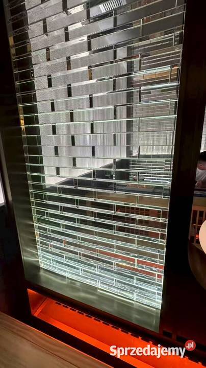 Cegła szklanaLuksery Cegły szklane Pustaki wielkopolskie Łopienno