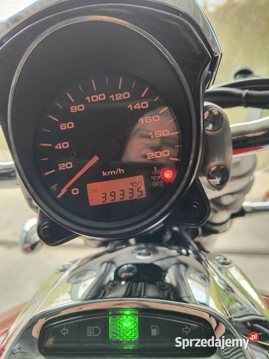 Suzuki INTRUDER