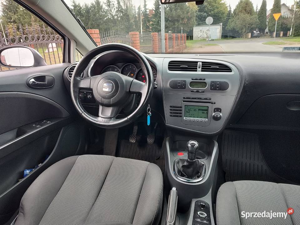 SEAT LEON 19 TDI srebrny Leszno