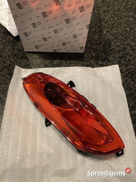 Piaggio Medley 125150 Lampa Tył Prawa Nowa N30 Poznań sprzedam