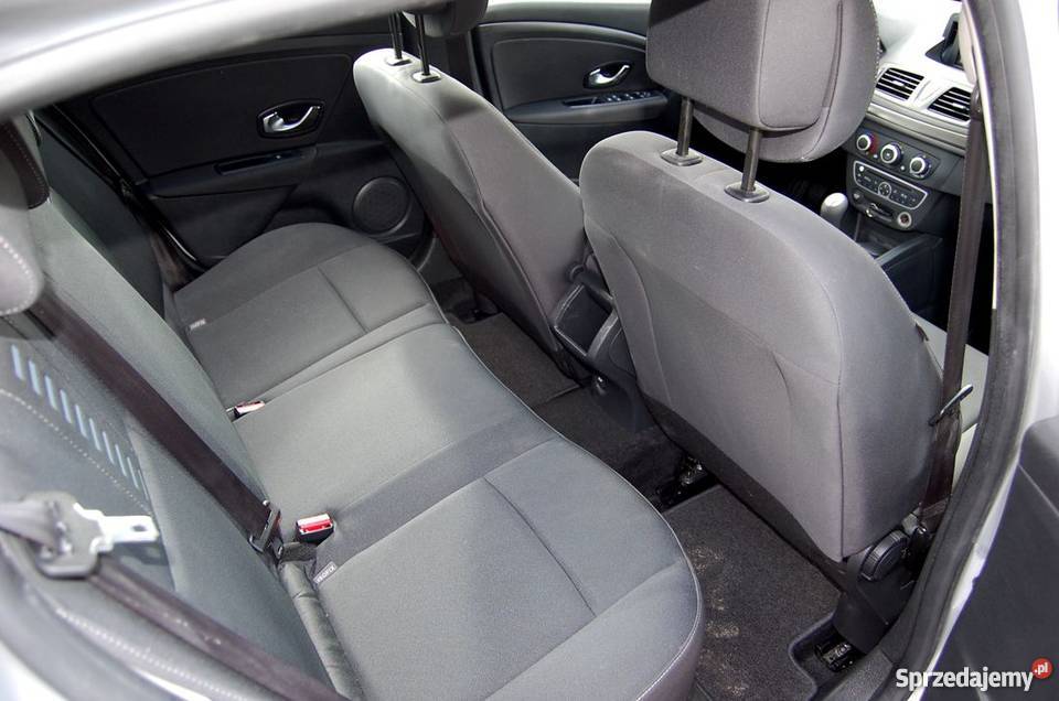 Ładna Meganka z małym przebiegiem benzyna