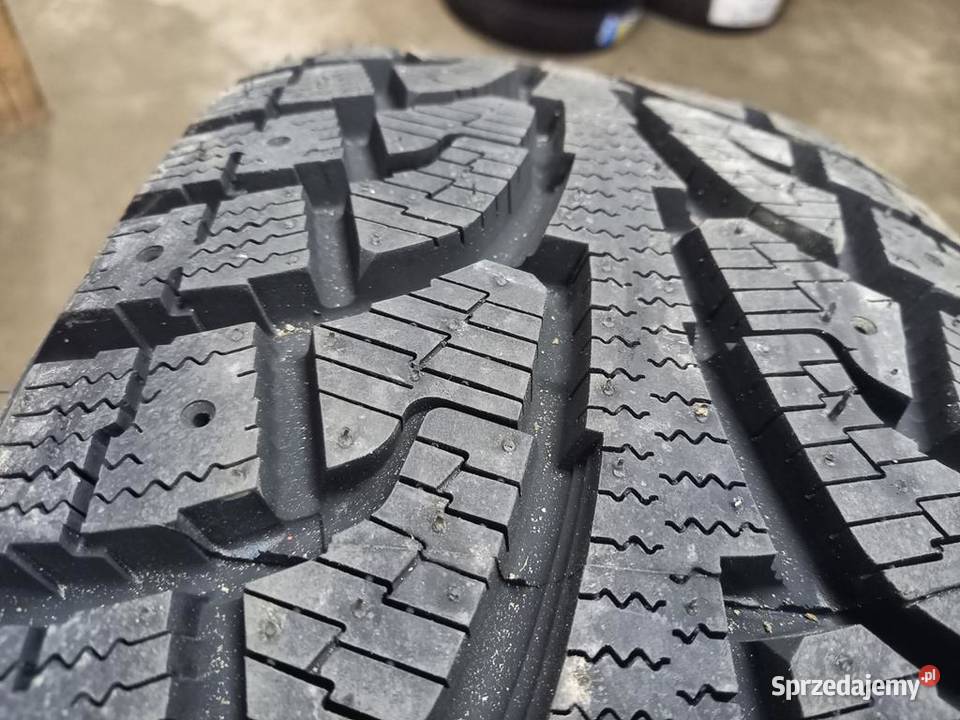 2x Opona NIEUŻYWANA ZIMOWA 23560R17 HANKOOK 319 235 Zaścianki