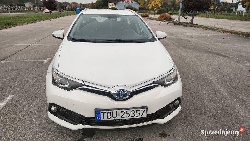 Sprzedam Toyotę Auris 18 Hybrid nieuszkodzony