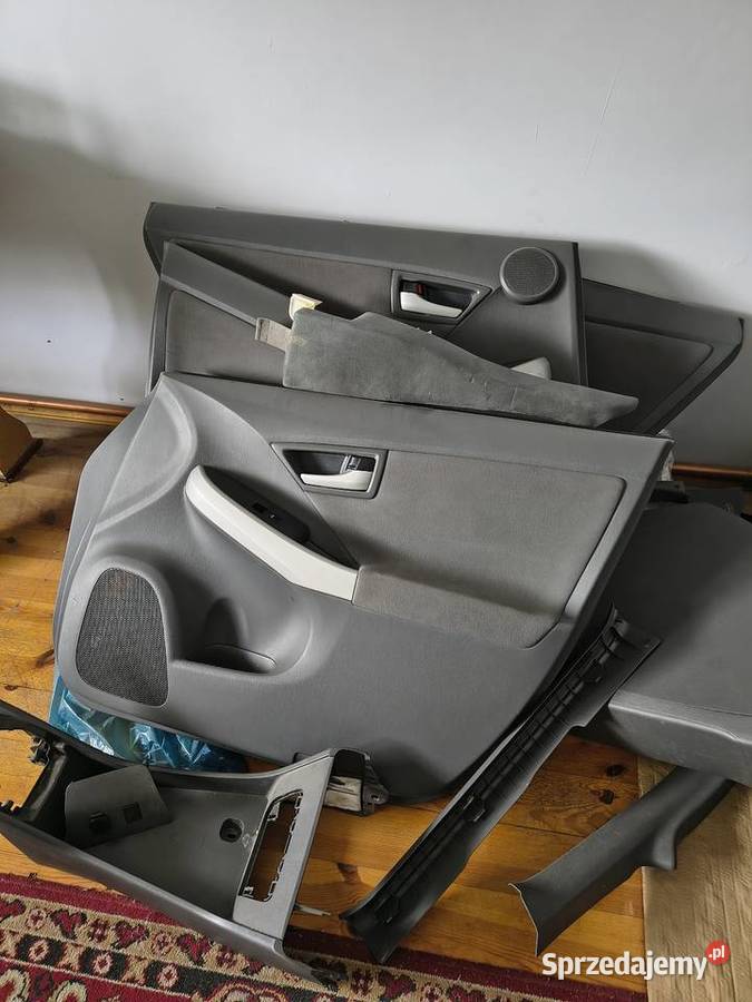 Fotele toyta Prius 3 komplet boczki Nowy Tomyśl sprzedam