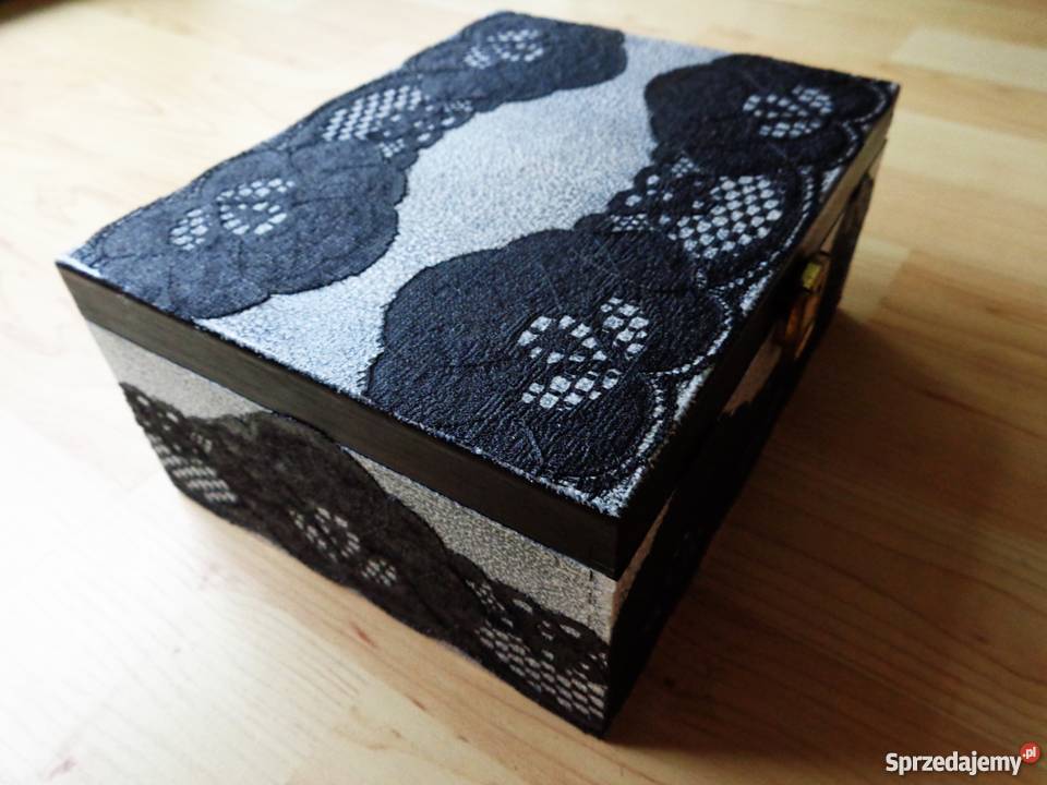 CZARNA KORONKA Drewniana ozdobna skrzyneczka na Warszawa