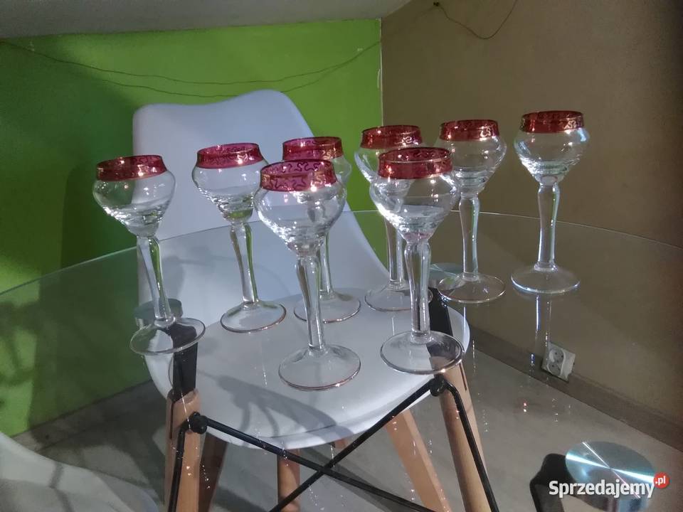 Sprzedam Kieliszki PRL Hortensja Osiem Sztuk Golub-Dobrzyń