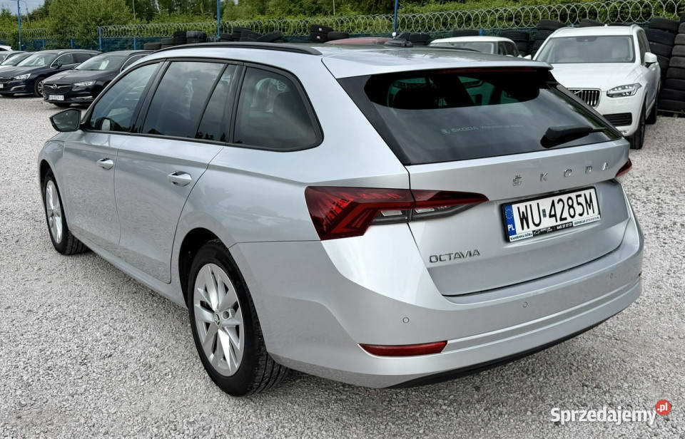 koda Octavia Salon LEDNaviPDCSerwisGwarancja IV gniazdo SD Octavia dolnośląskie Kamienna Góra
