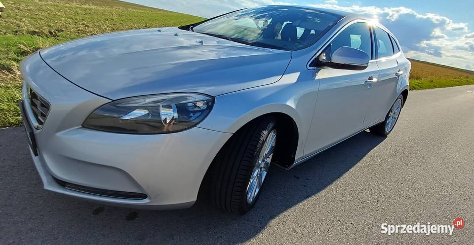 Volvo v40 oryginał lakier hak 2 komplety kół Jędrzejów